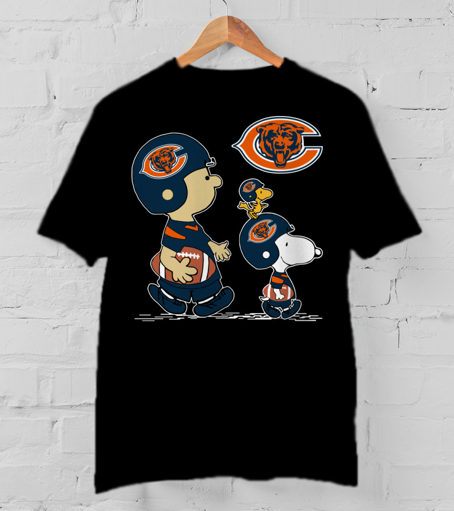 Chicago Bears Football Peanuts Christmas Snoopy Woodstock Helmet T-Shirt