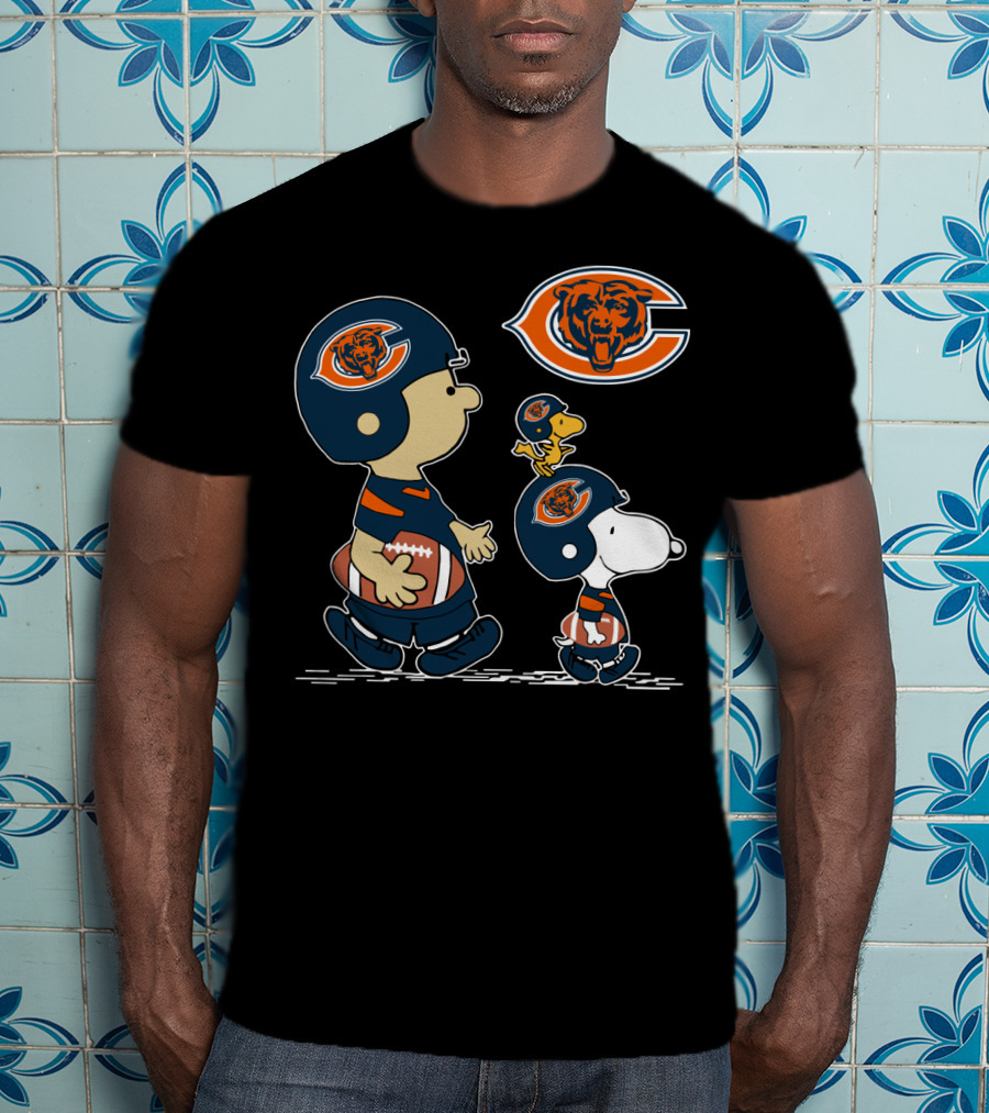 Chicago Bears Football Peanuts Christmas Snoopy Woodstock Helmet T-Shirt