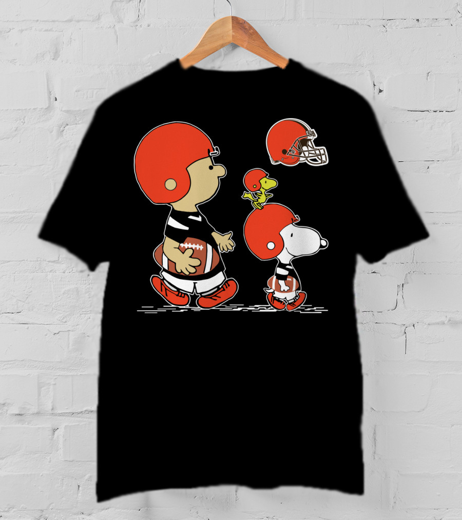 Christmas Peanuts Cute Football Snoopy Charlie Brown Cleveland Browns T-Shirt