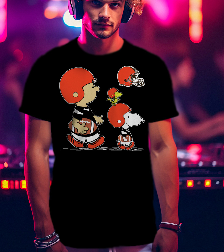 Christmas Peanuts Cute Football Snoopy Charlie Brown Cleveland Browns T-Shirt