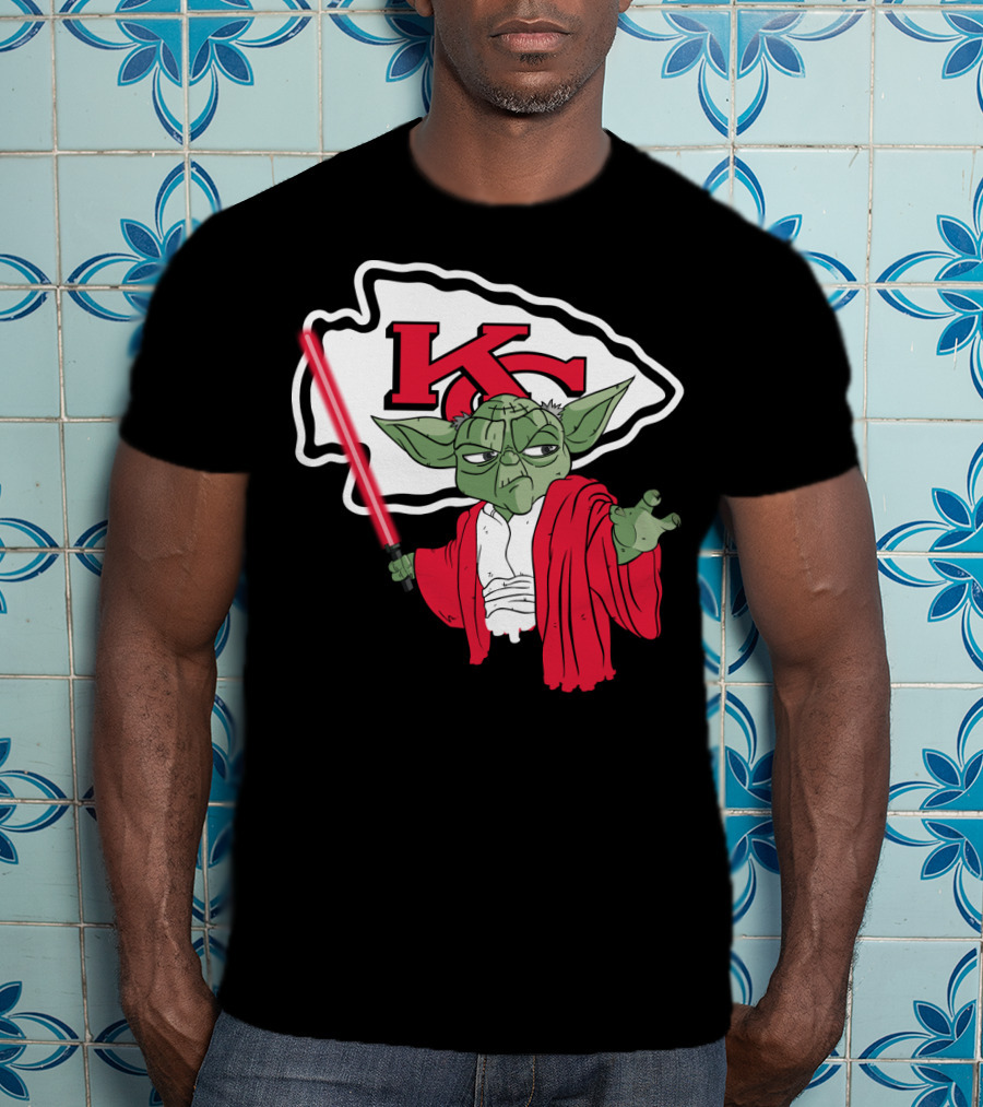 Kansas City Chiefs Yoda Lightsaber Fan T-Shirt