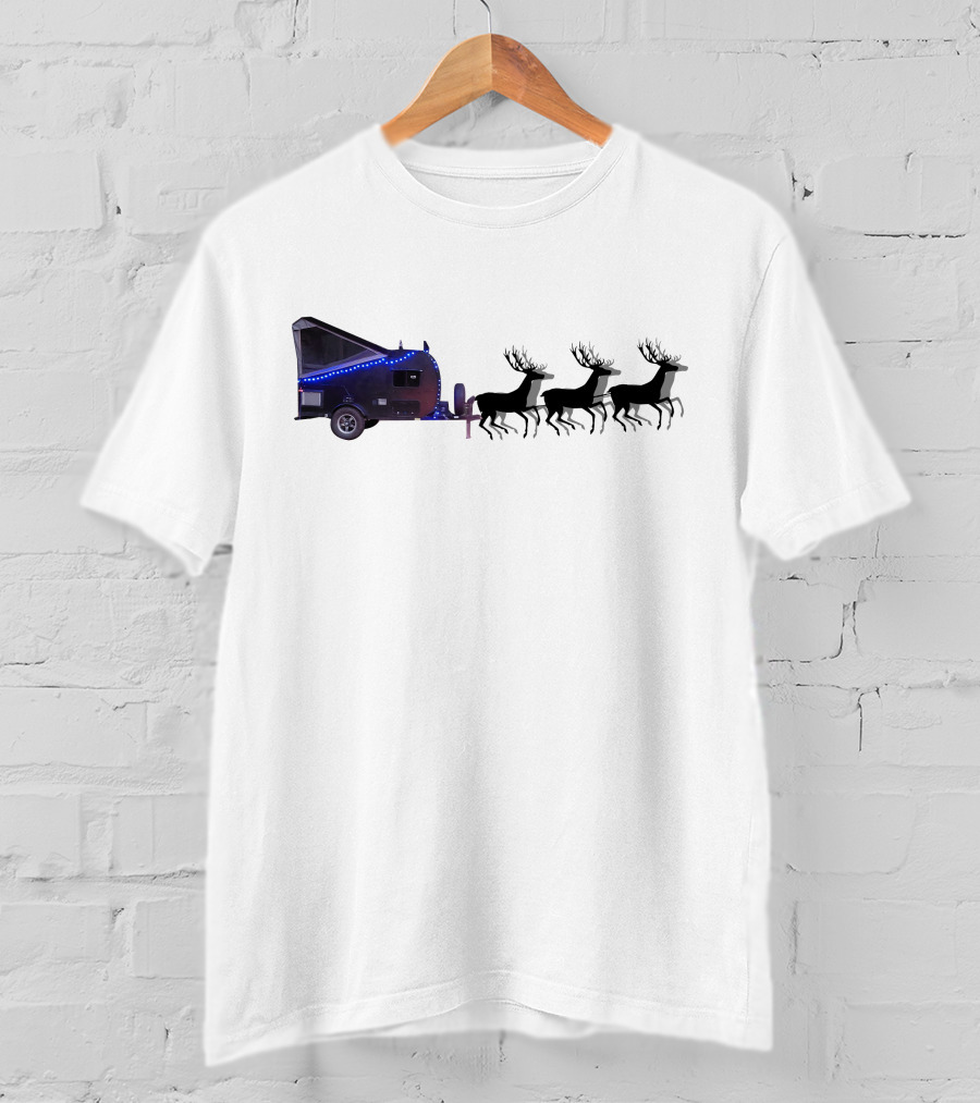 Trailers Coachmen Reindeer Pulling Holiday Camper Scene T-Shirt