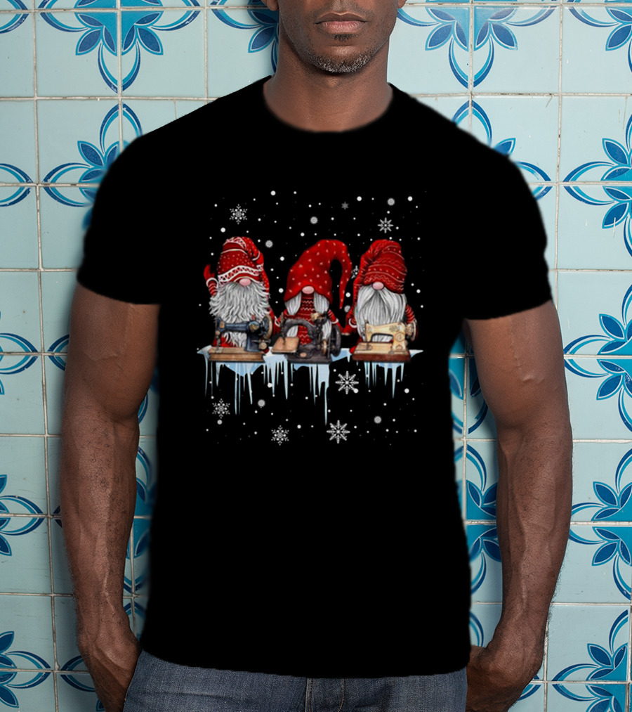 Christmas Gnome Sewing Snowflakes T-Shirt