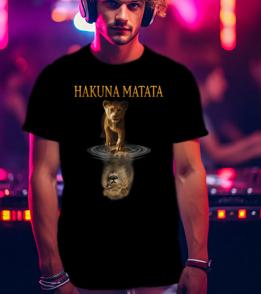 HAKUNA MATATA Lion Cub And Reflection Lion King Mirror T-Shirt