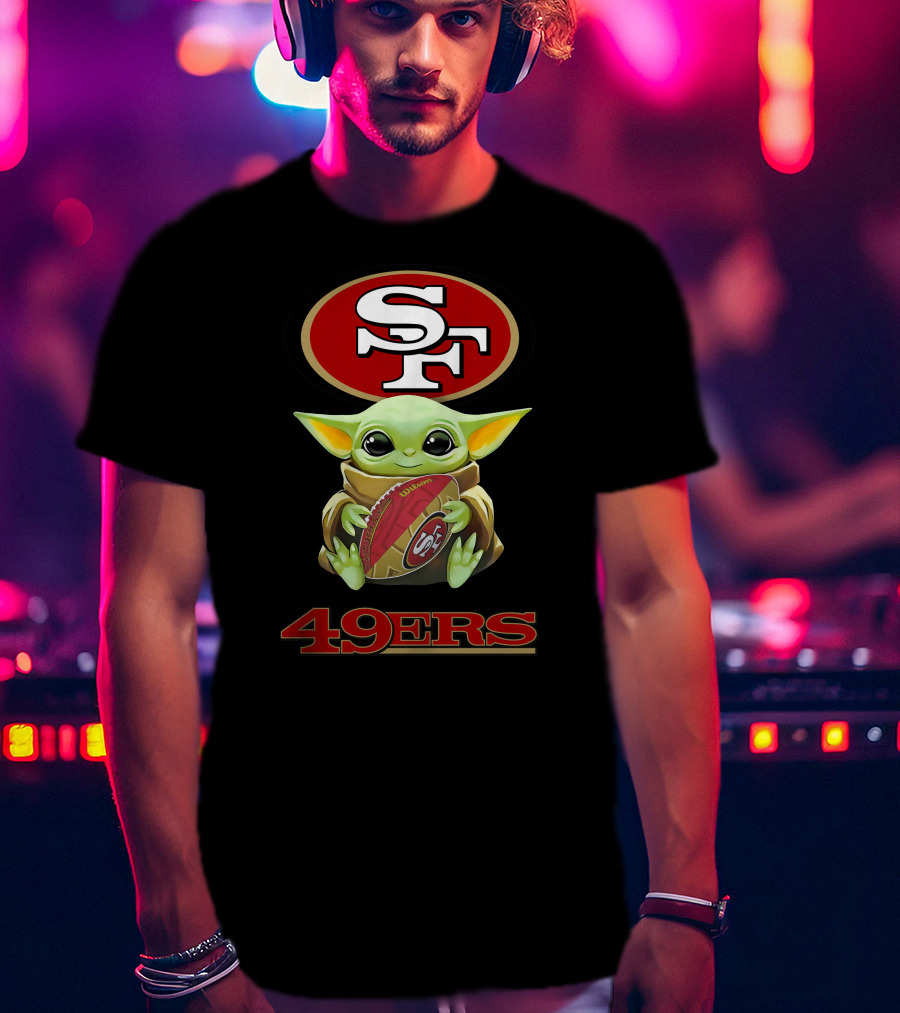 Baby Yoda Hug San Francisco 49ers Football Sf Logo 49ers Tailgate Black T-Shirt