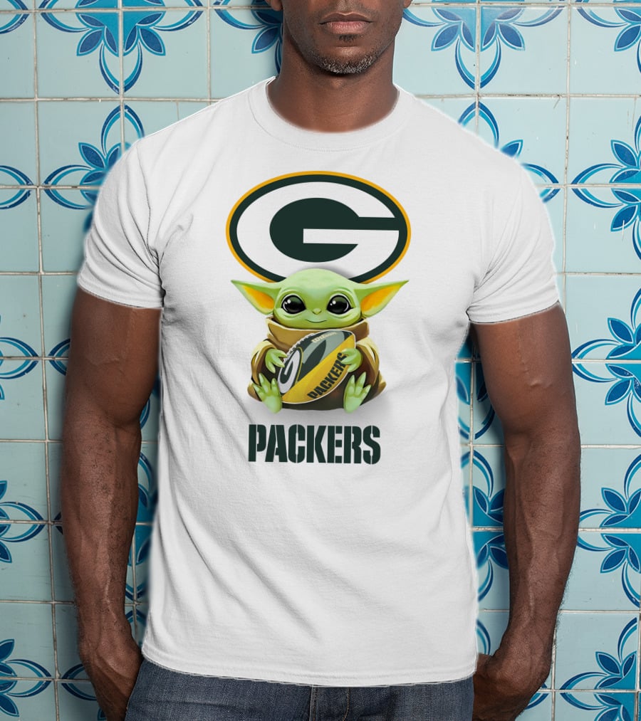 Baby Yoda Packers Hug Green Bay Football T-Shirt