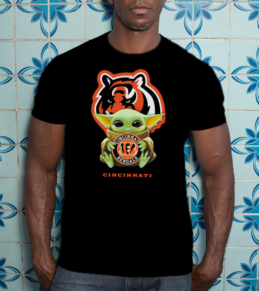 Cincinnati Bengals Baby Yoda Hugging Team Logo With Tiger Head Background T-Shirt