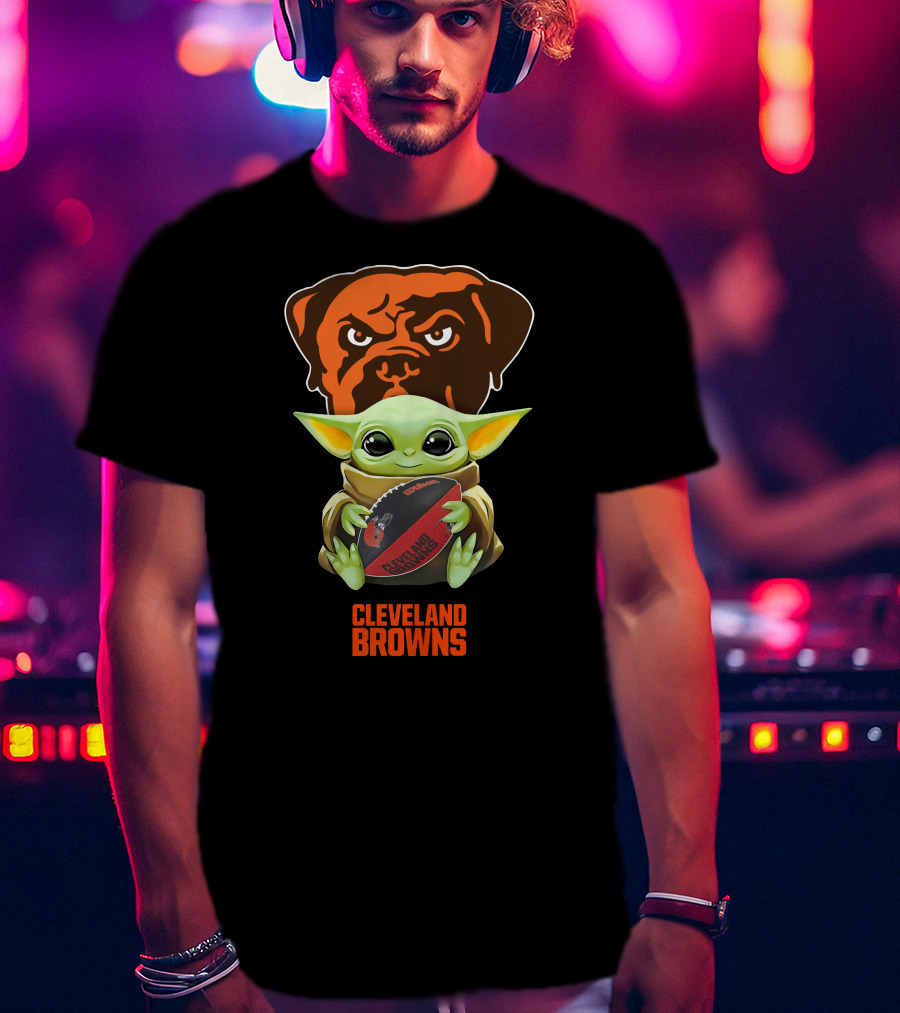 Cleveland Browns Baby Yoda Football Hug Star Wars Browns Dog T-Shirt