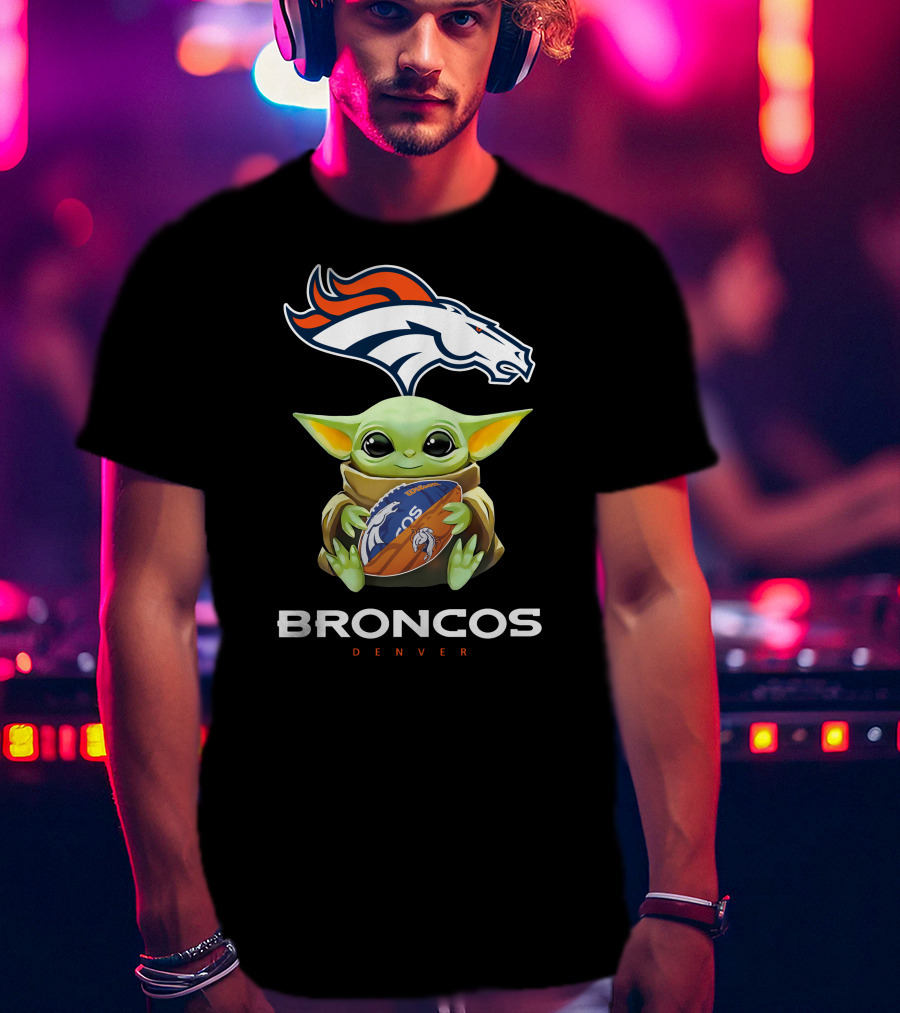 Baby Yoda Denver Broncos Football Star Wars Tailgate Hug T-Shirt