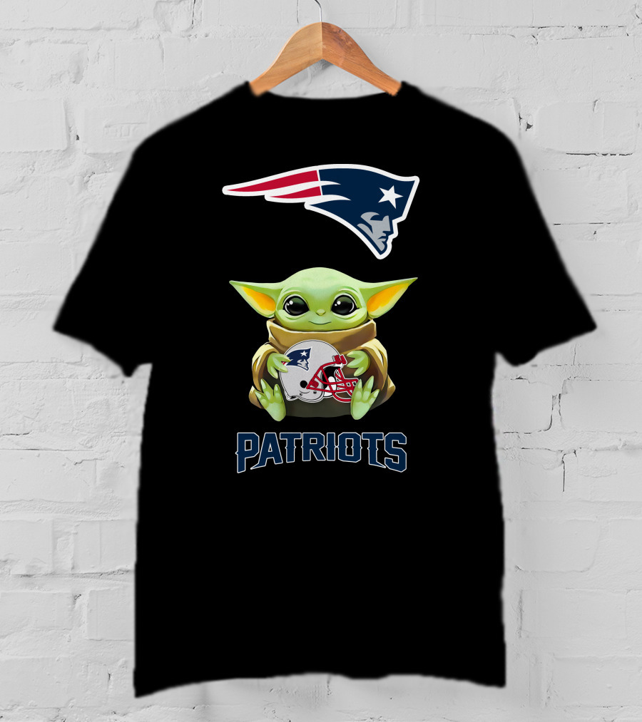 Star Wars Baby Yoda New England Patriots Logo And Helmet Hug Patriots T-Shirt