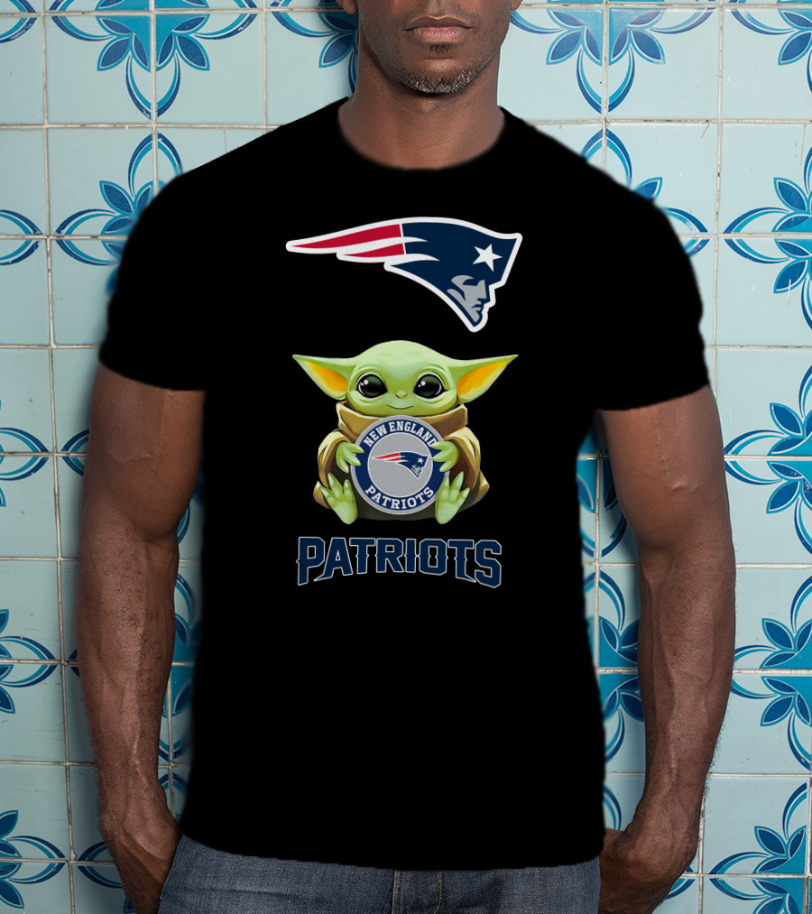 Star Wars Baby Yoda Hugging New England Patriots T-Shirt