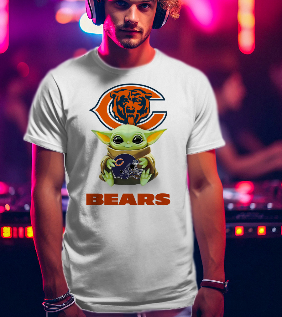 Baby Yoda Hug Chicago Bears Helmet Bears T-Shirt