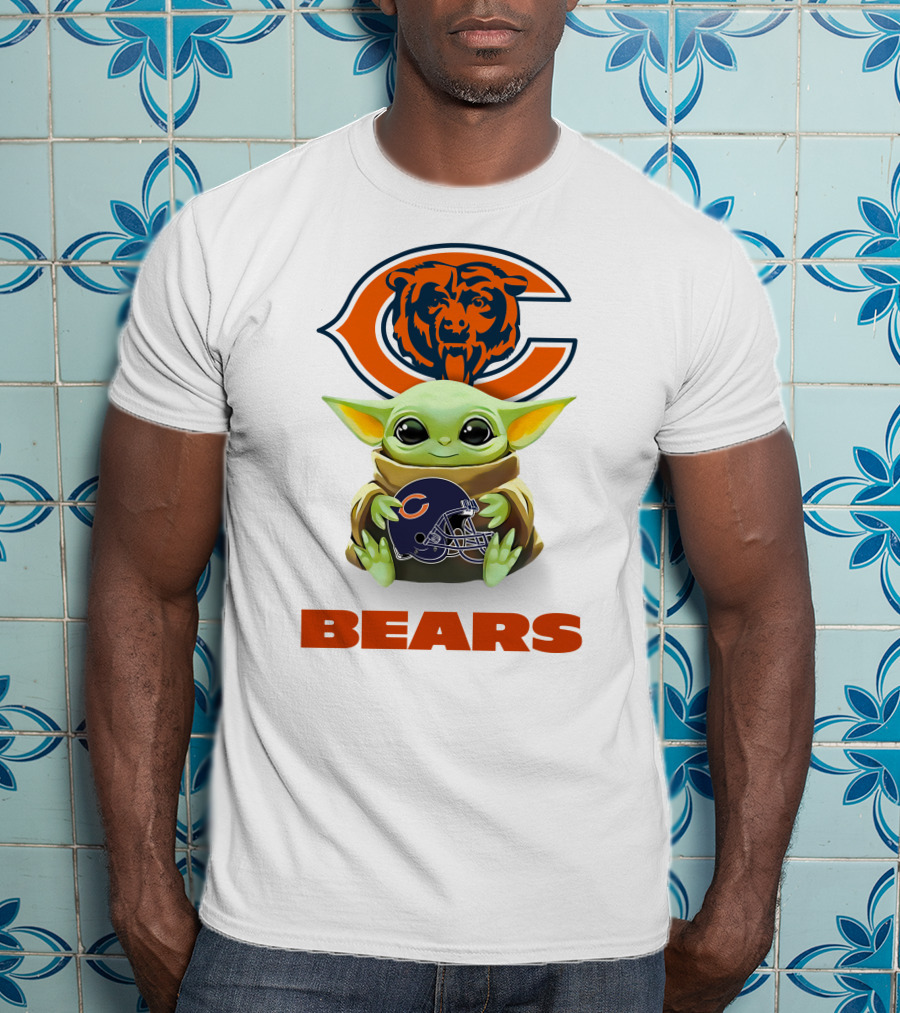 Baby Yoda Hug Chicago Bears Helmet Bears T-Shirt