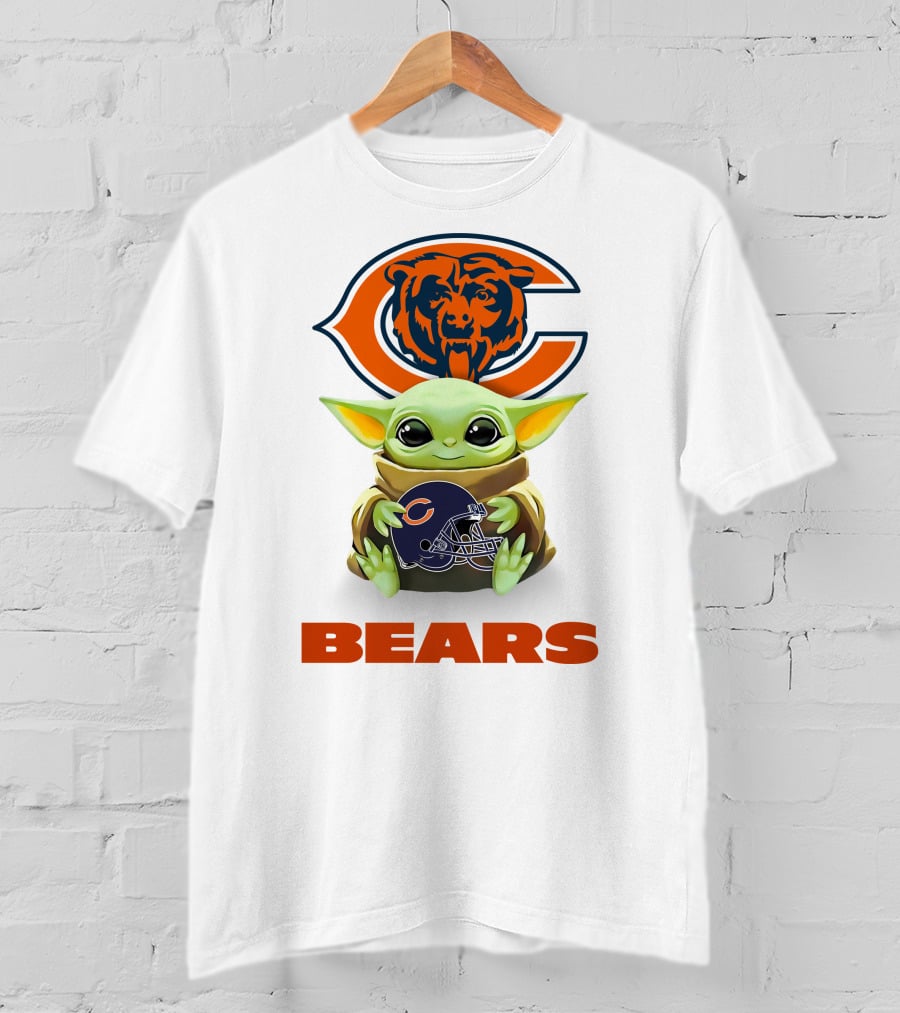 Star Wars Baby Yoda With Chicago Bears Helmet And Logo Bears T-Shirt