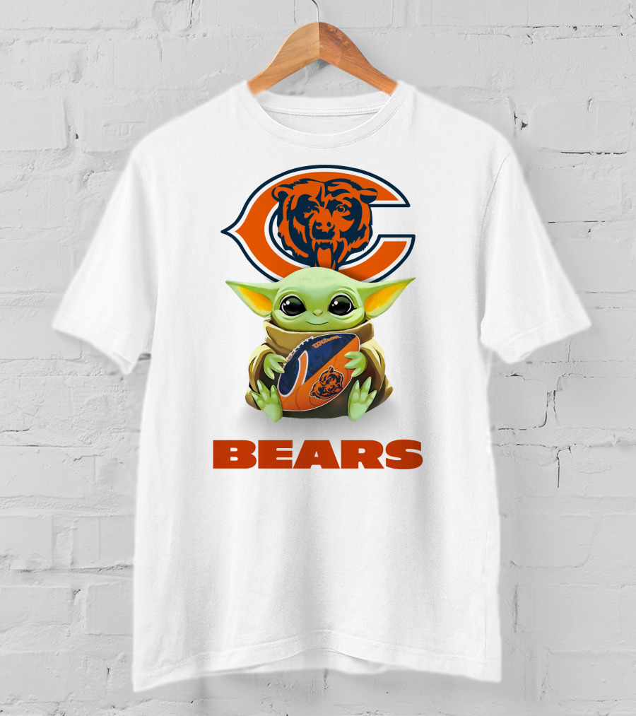 Star Wars Baby Yoda Hug Chicago Bears Football Logo Fan T-Shirt