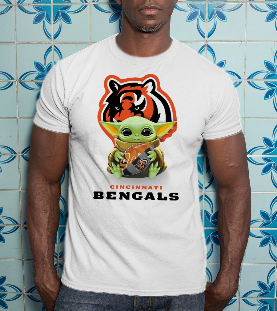 Star Wars Baby Yoda Hug Cincinnati Bengals Football Tiger T-Shirt