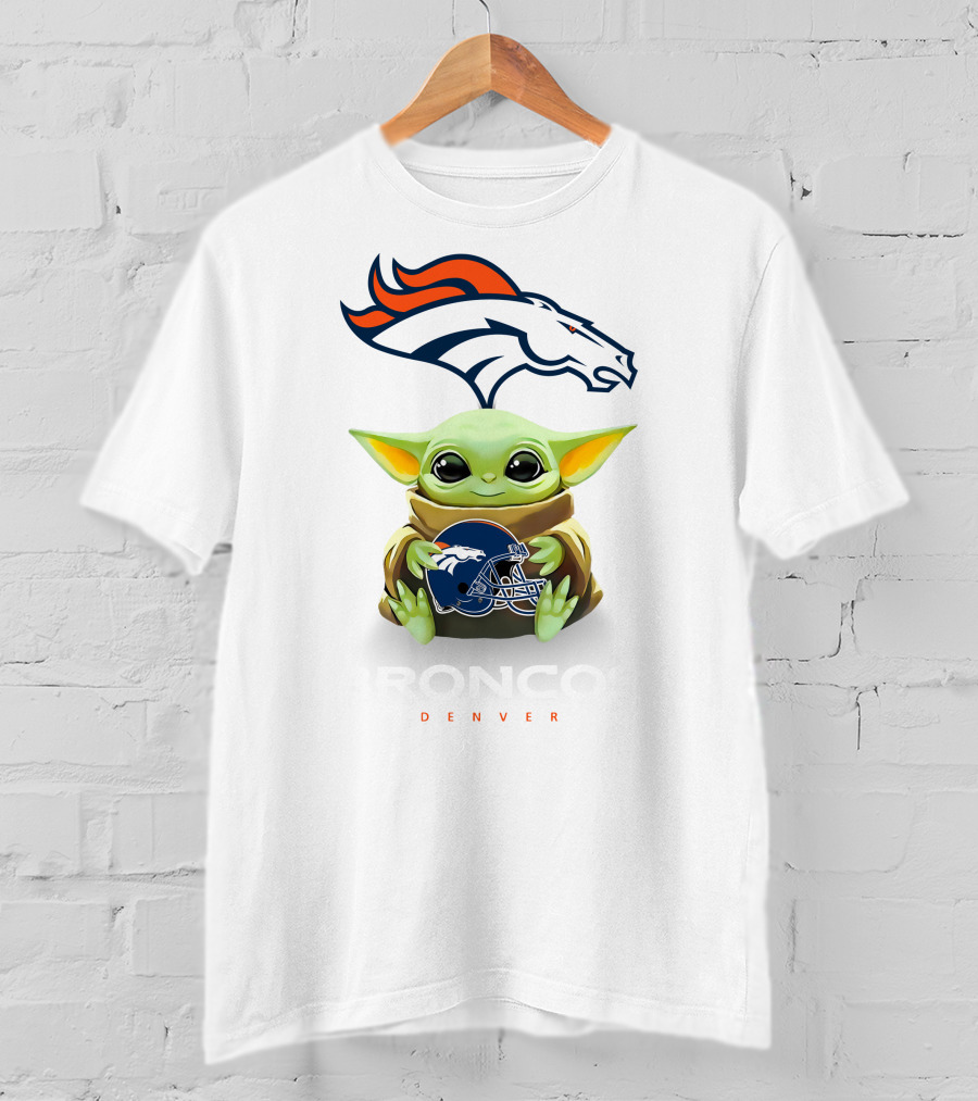 Star Wars Baby Yoda Hug Denver Broncos Helmet Broncos Denver T-Shirt