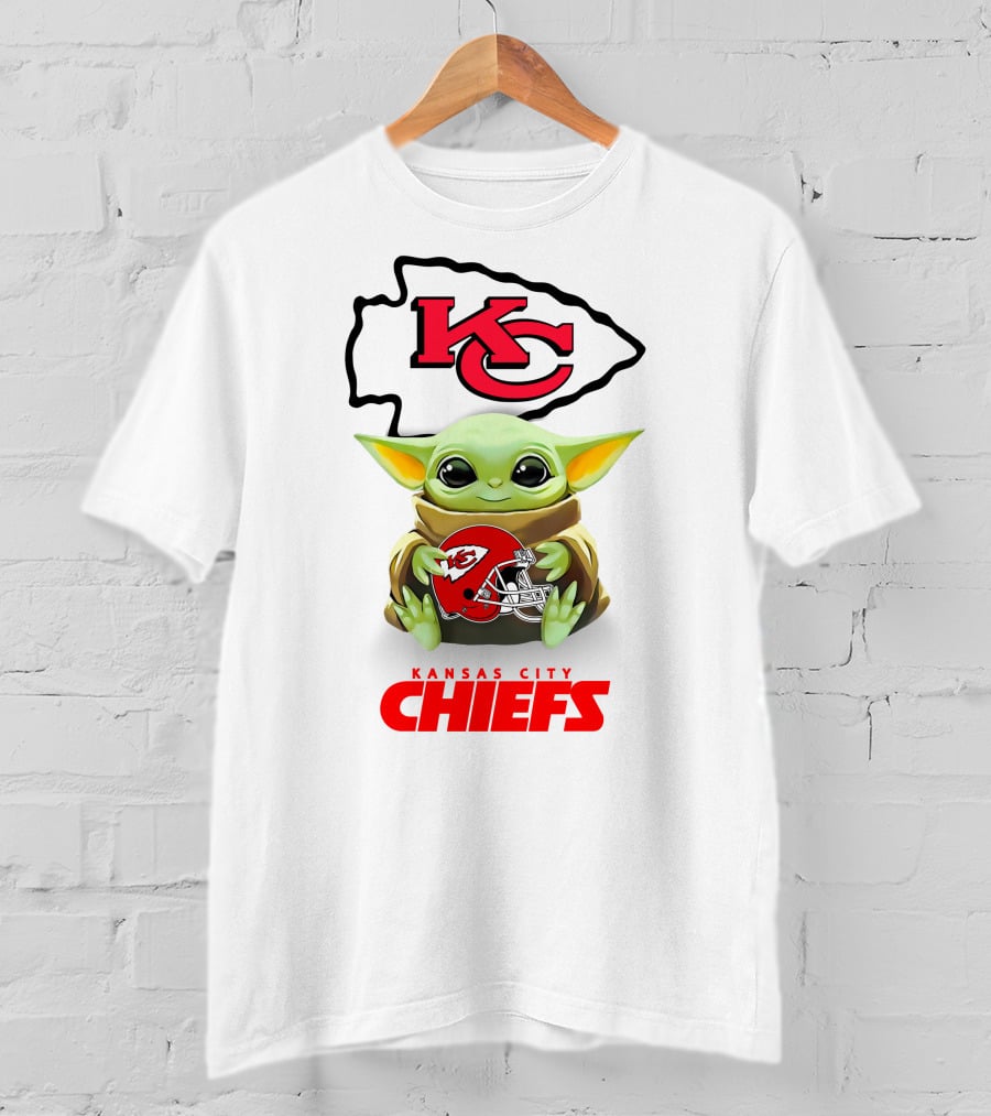 Star Wars Baby Yoda Kansas City Chiefs Helmet Hug T-Shirt