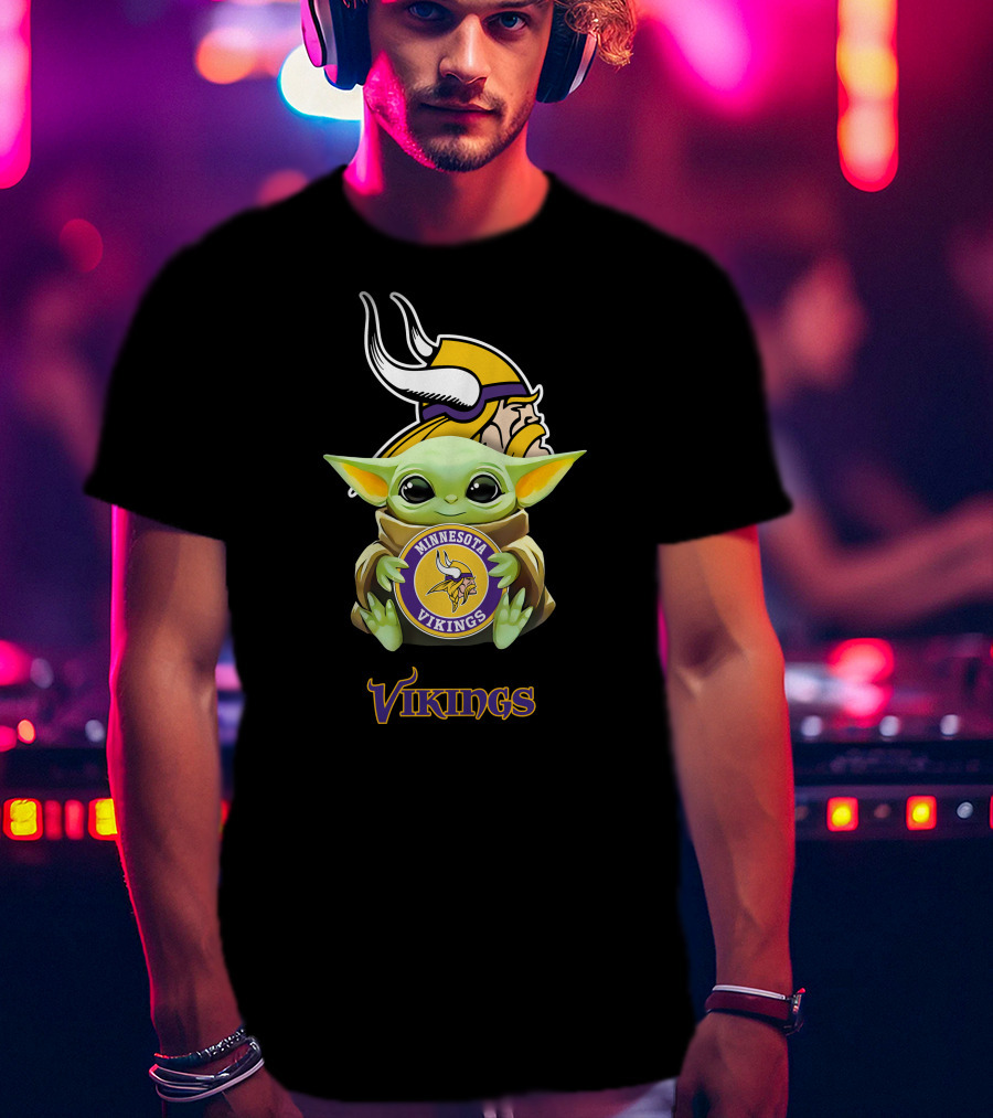 Grogu Hug Minnesota Vikings Vikings T-Shirt