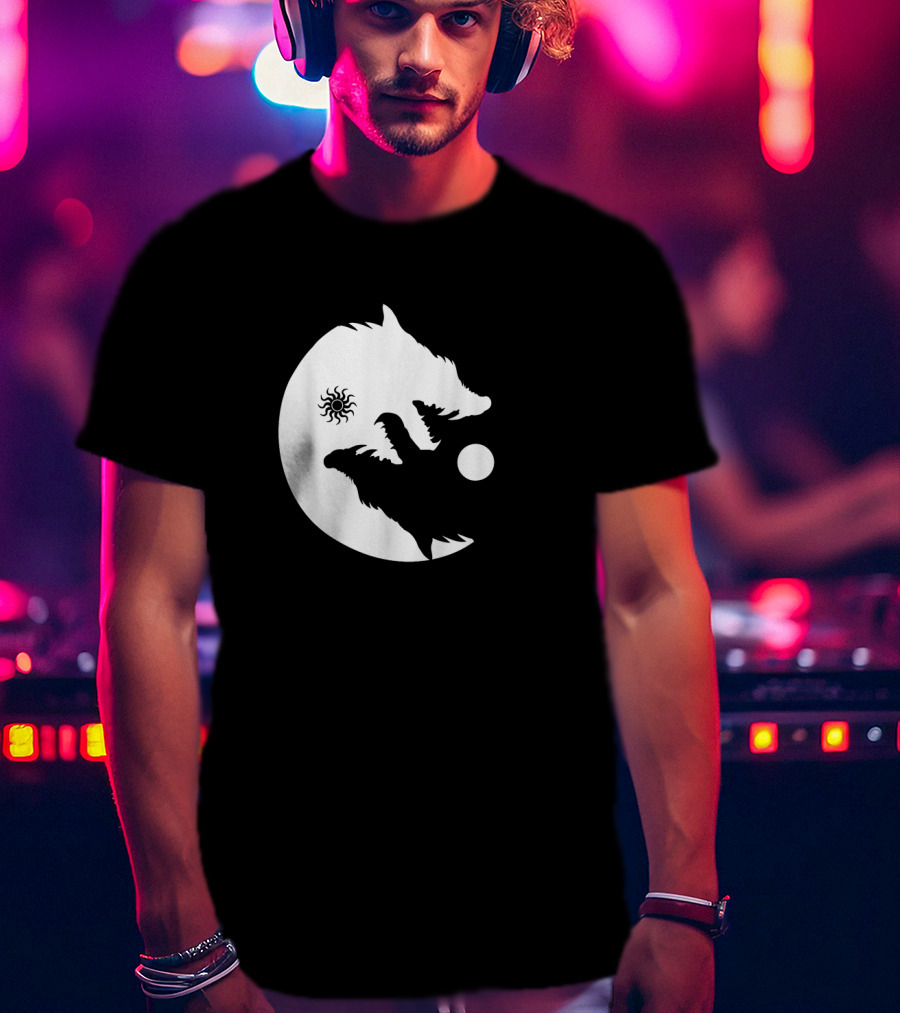 Wolf Yin Yang Sun Moon Vintage Harmony Balance Life Symbolism T-Shirt
