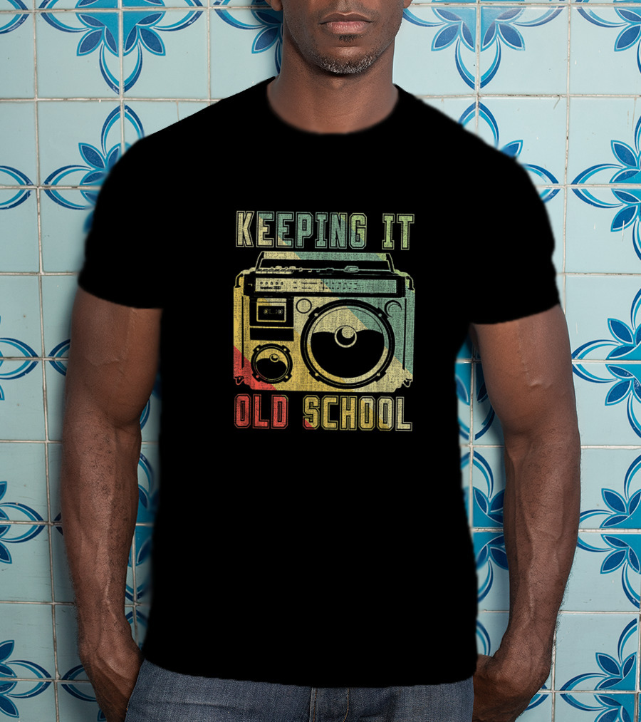 Keeping It Old School 80er 90er Boombox Musik T-Shirt