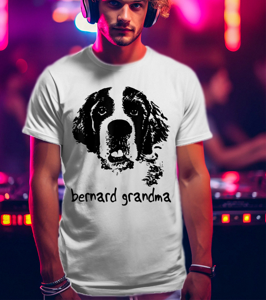 Bernard Grandma Hand Drawn Dog Lovers Gift T-Shirt