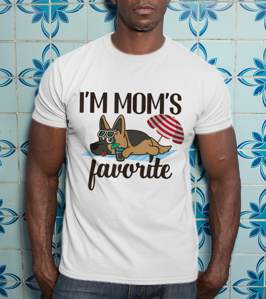 I'm Mom's Favorite Shepherd Funny Cute Dog Under Umbrella T-Shirt