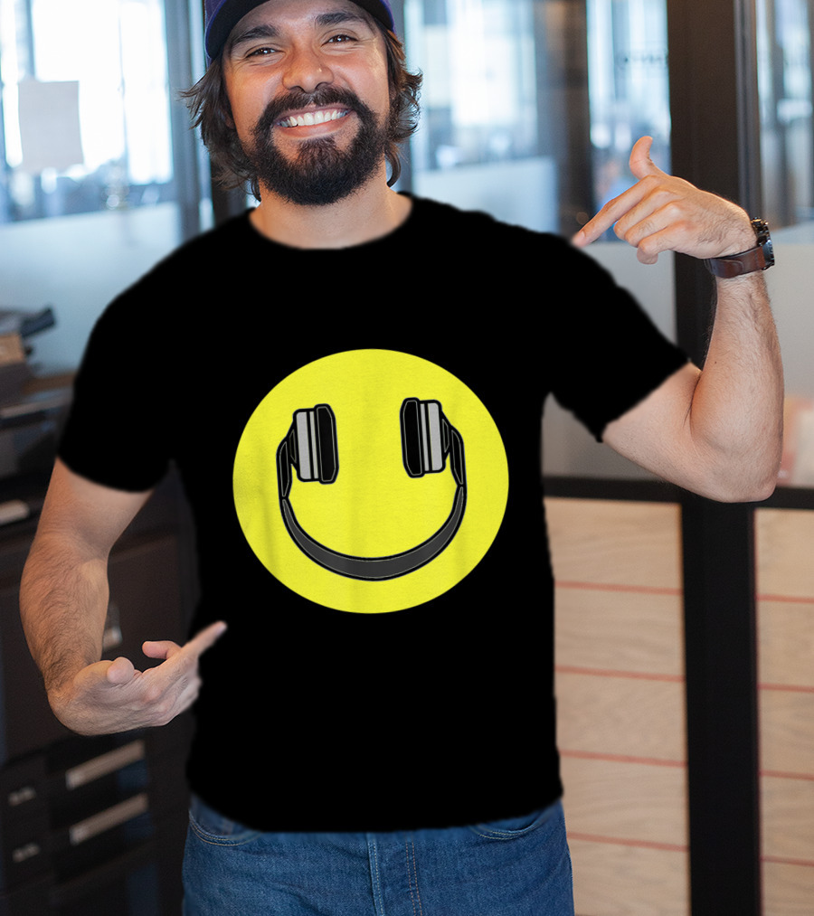 Club Smiley Techno Music DJ Headphone Face T-Shirt
