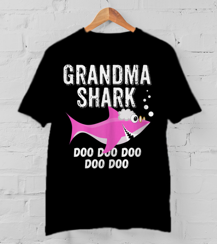 Grandma Shark Doo Doo Doo Family Pink Shark Bubbles T-Shirt