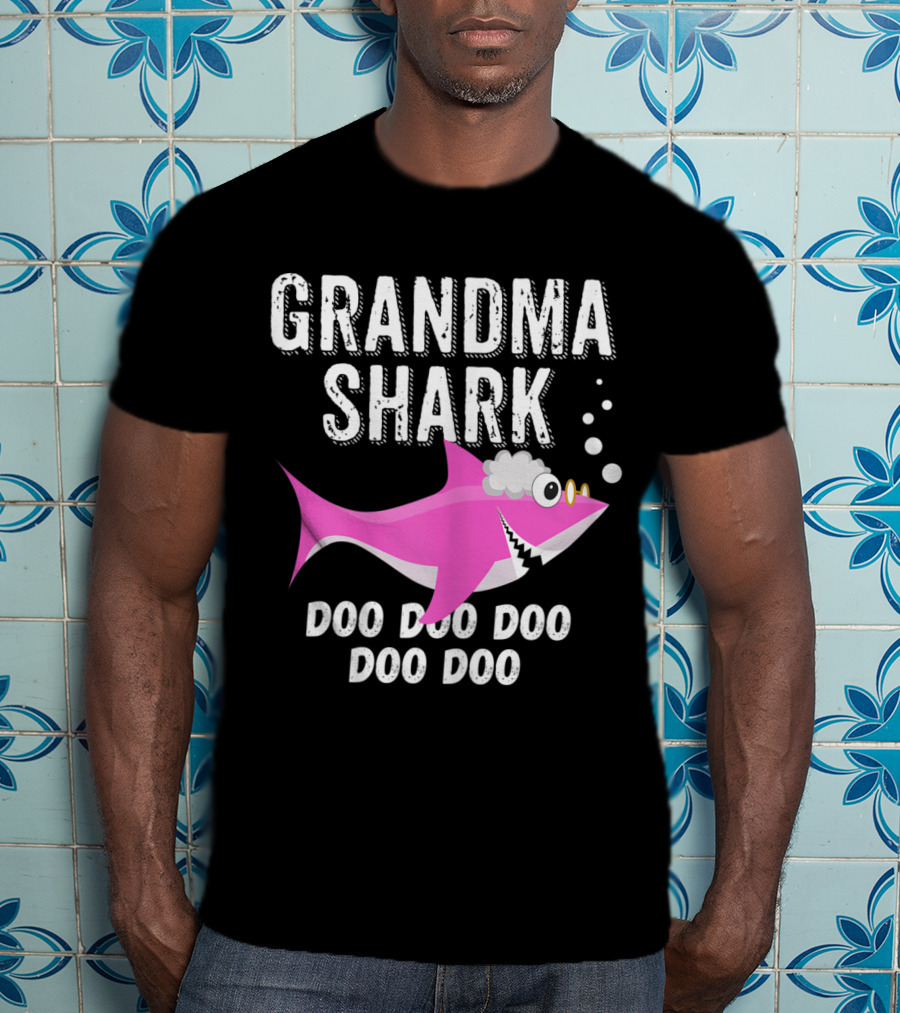 Grandma Shark Doo Doo Doo Family Pink Shark Bubbles T-Shirt