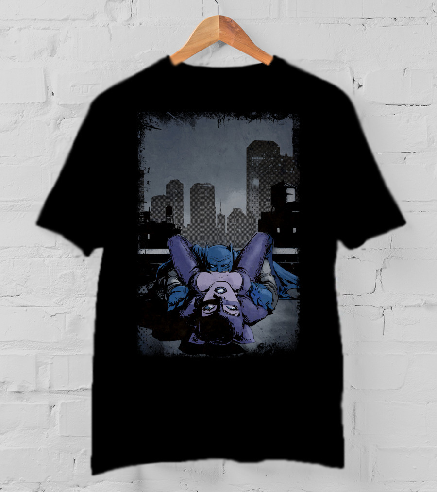 Batman Catwoman Cityscape Comic Scene T-Shirt