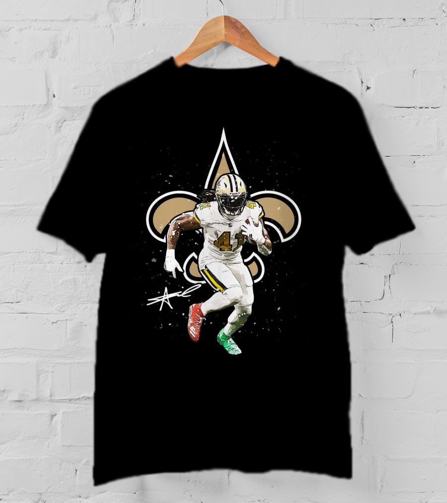 New Orleans Fleur-De-Lis Football Player T-Shirt