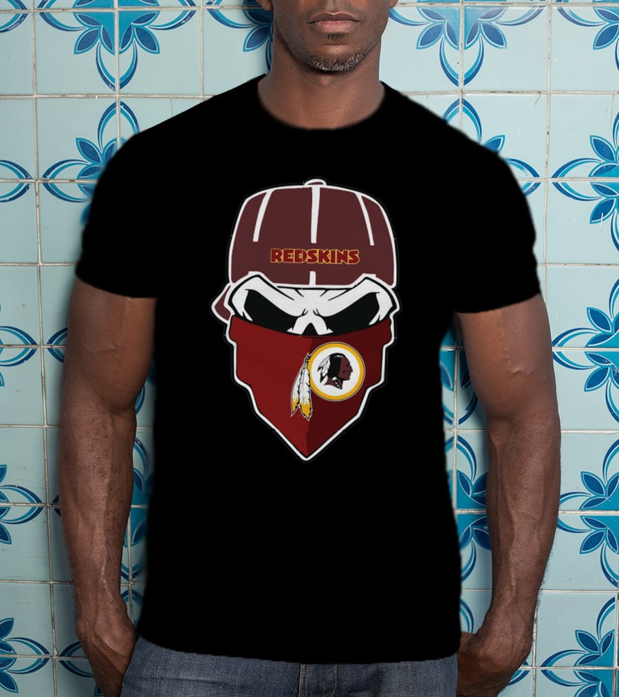 Redskins 06 Skull Bandana With Logo And Red Hat T-Shirt