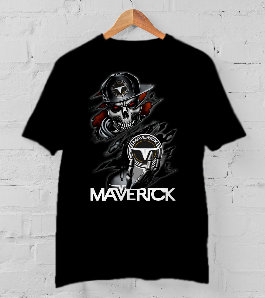 Maverick Skull Holding Symbol With Cap T-Shirt