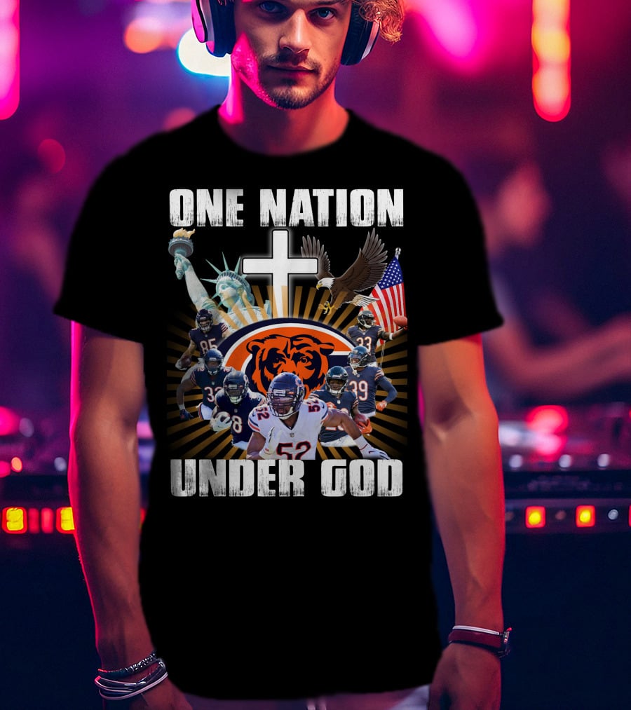 Chicago Bears One Nation Under God Statue Of Liberty American Flag Cross Football Players T-Shirt