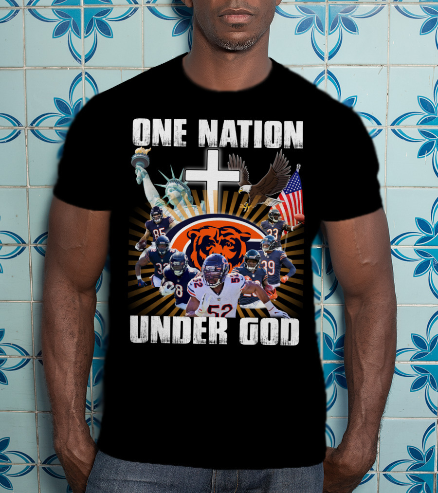 Chicago Bears One Nation Under God Statue Of Liberty American Flag Cross Football Players T-Shirt