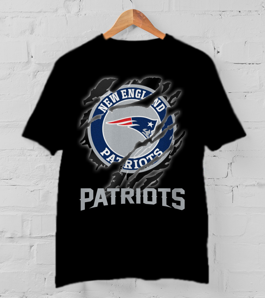 New England Patriots Logo Claw Tear T-Shirt
