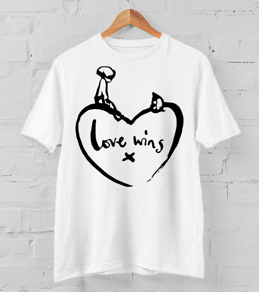 Love Wins Heart Comic Relief Charity Collaboration T-Shirt
