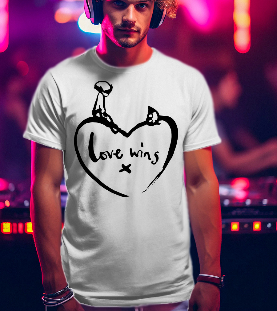 Love Wins Heart Comic Relief Charity Collaboration T-Shirt
