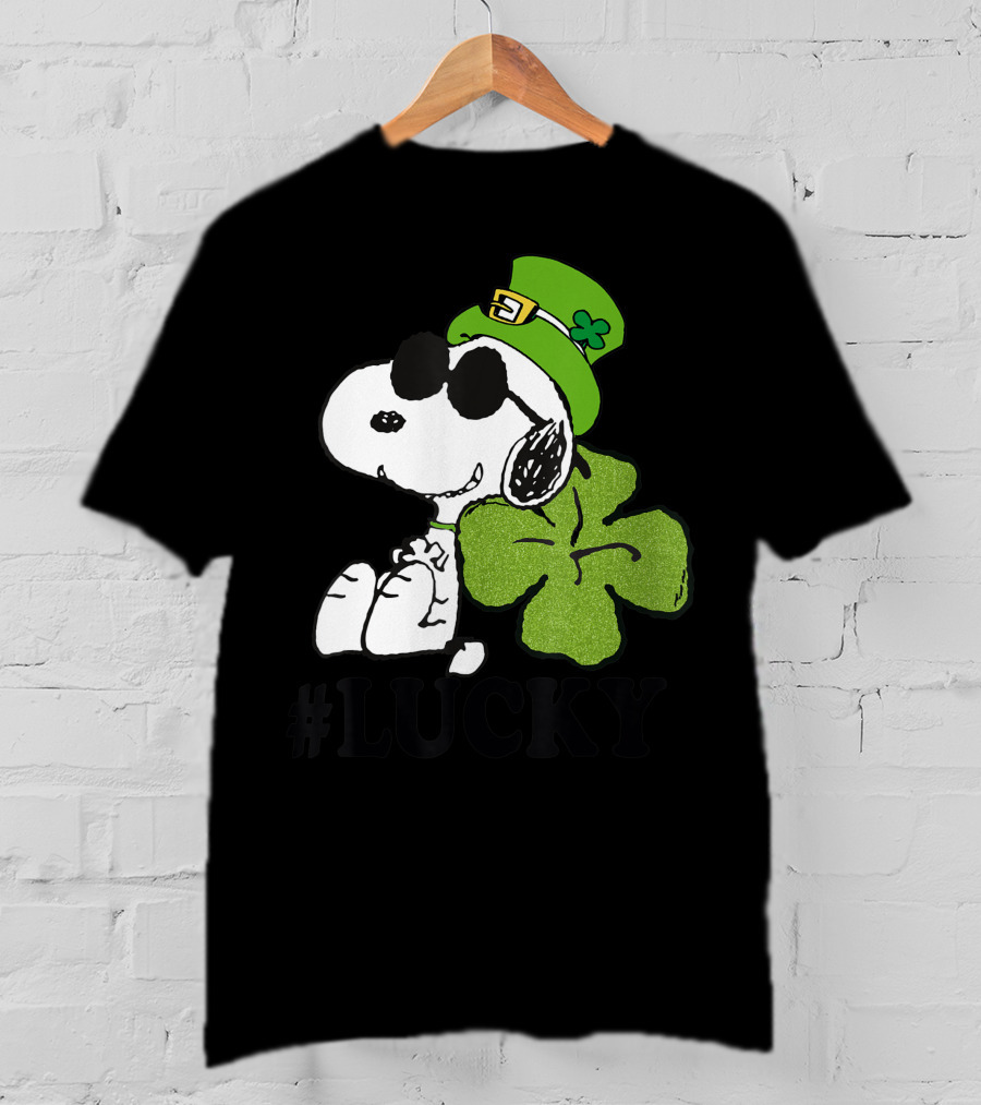 Peanuts Snoopy St. Patrick's Day Lucky Clover Hat T-Shirt