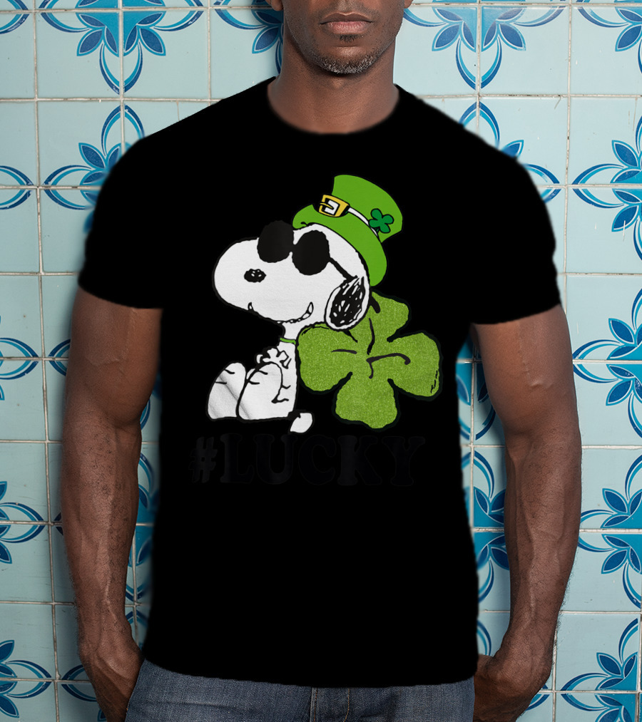Peanuts Snoopy St. Patrick's Day Lucky Clover Hat T-Shirt