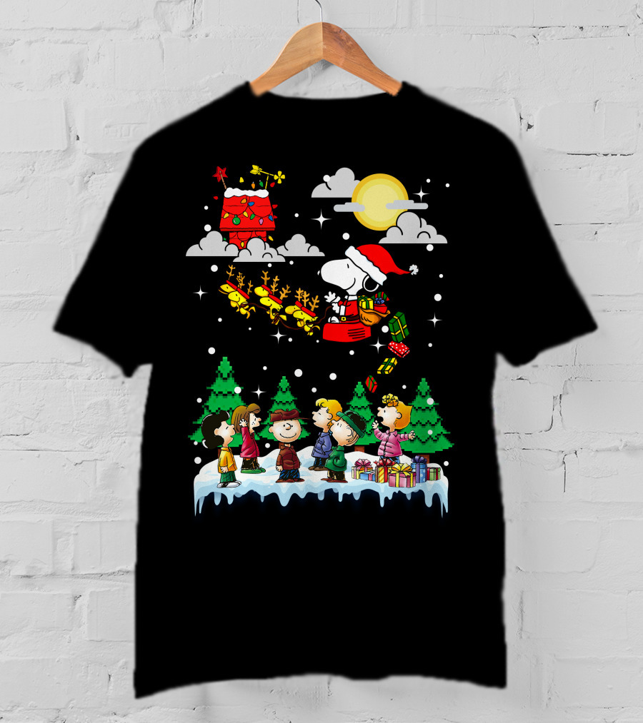 Peanuts Christmas Charlie Brown Snoopy Santa Sleigh Woodstock Scene T-Shirt