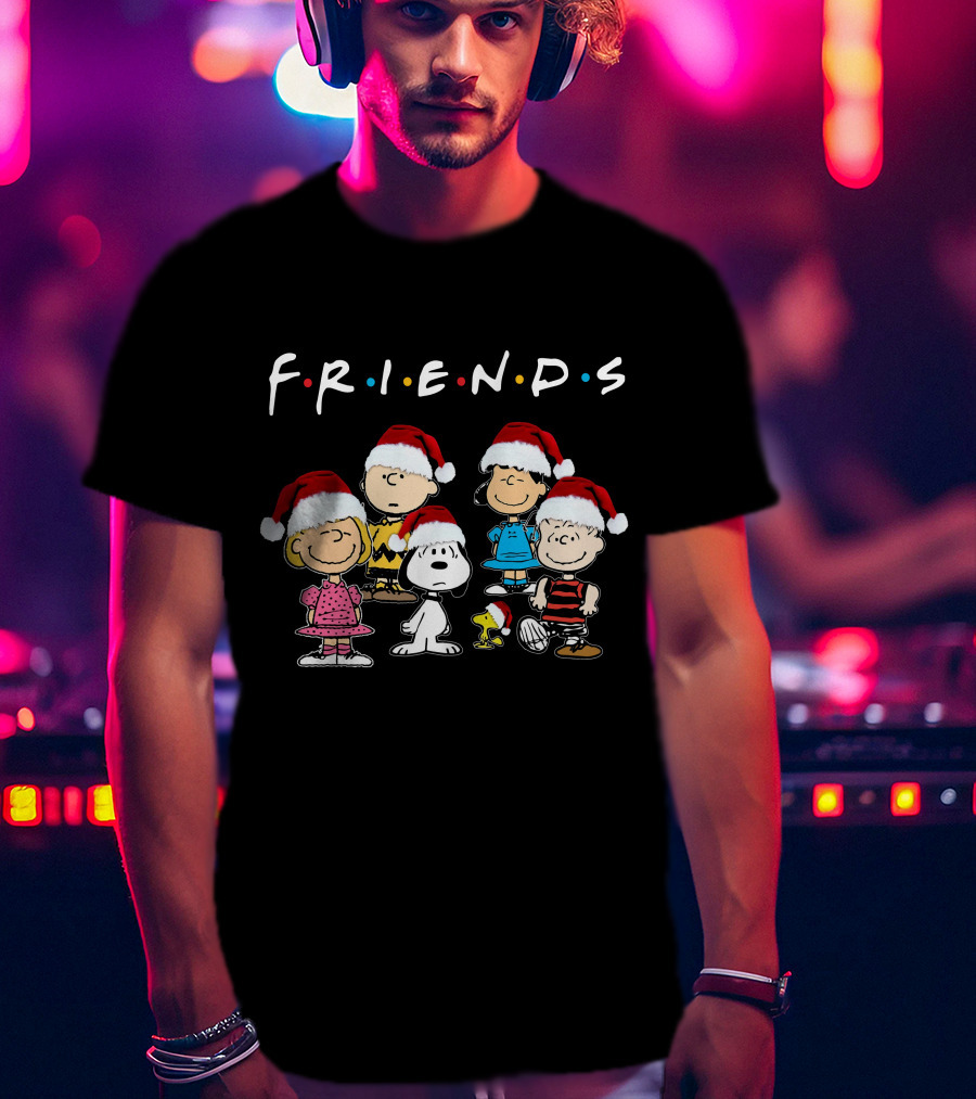 Snoopy Premium ZN385 Peanuts Characters Friends Holiday Edition T-Shirt