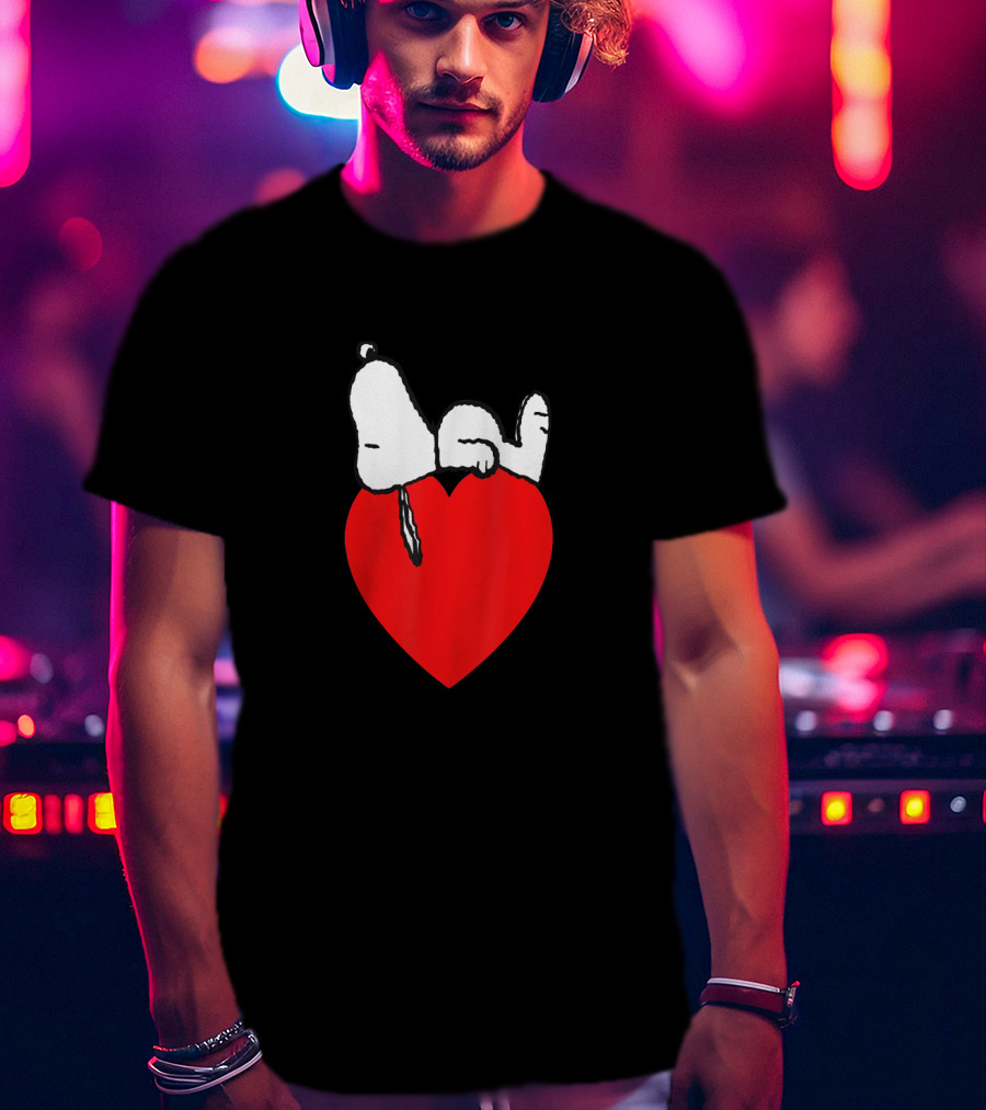 Snoopy Relaxing On Red Heart Background Charlie Brown Peanuts T-Shirt