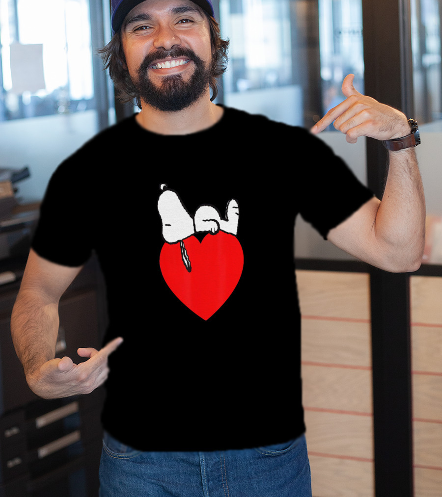Snoopy Relaxing On Red Heart Background Charlie Brown Peanuts T-Shirt