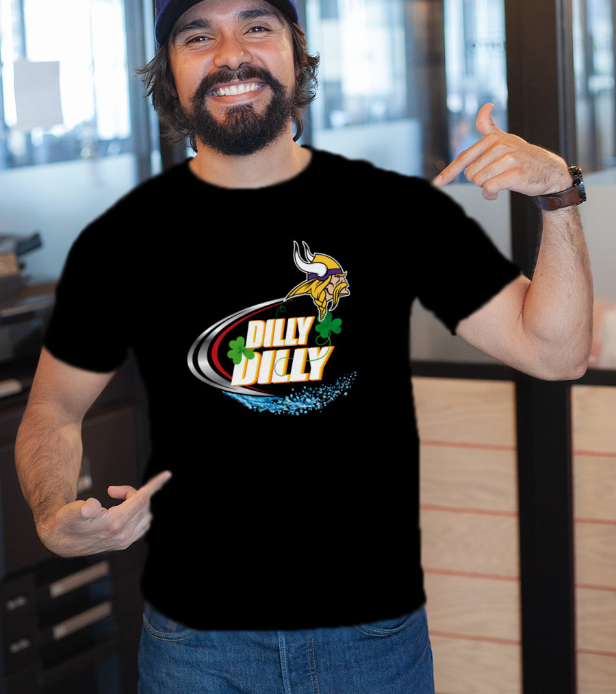 Dilly Dilly Minnesota Vikings Logo With Shamrocks And Water Splash T-Shirt