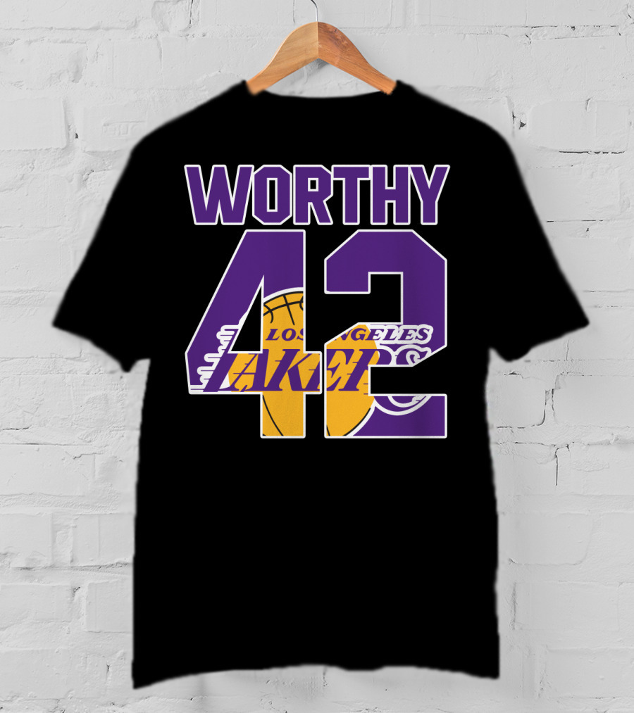 Worthy 42 Los Angeles Lakers Basketball T-Shirt