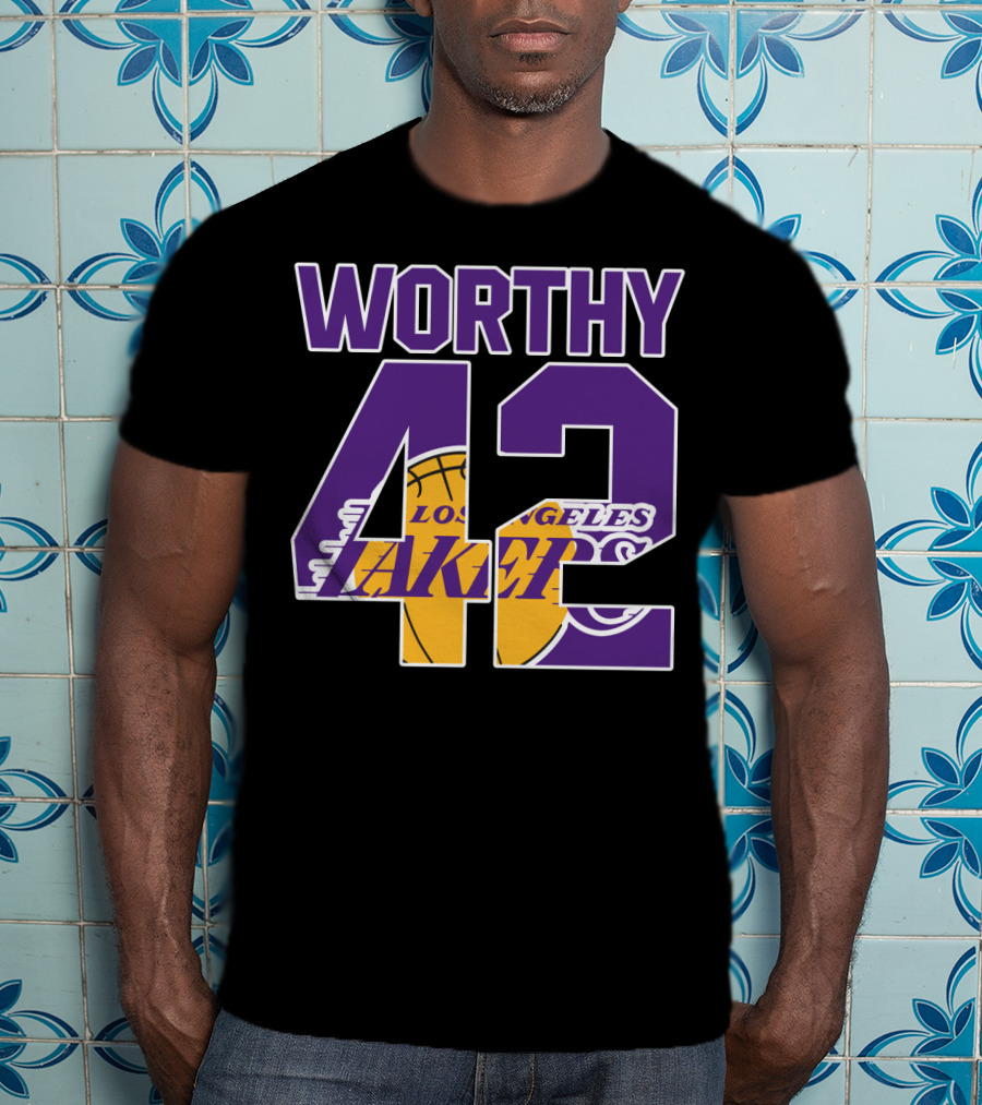 Worthy 42 Los Angeles Lakers Basketball T-Shirt