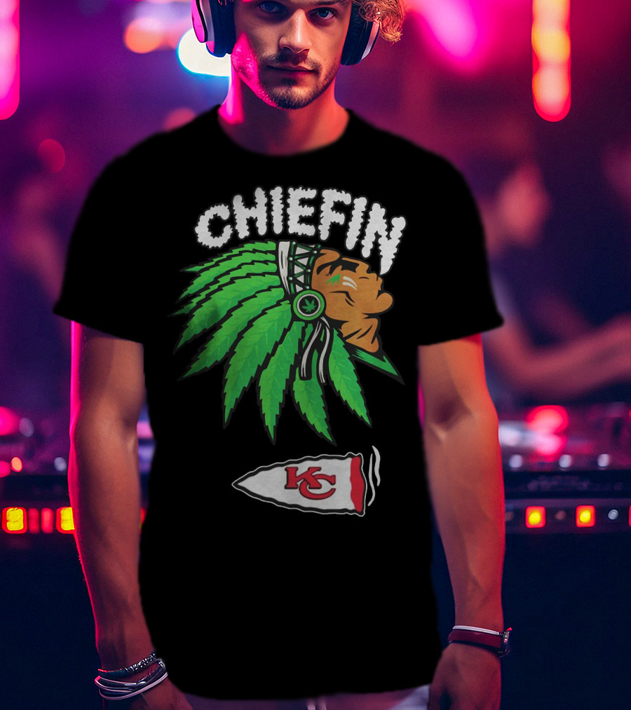 Kansas City Chiefs Chiefin Weed Smoke T-Shirt