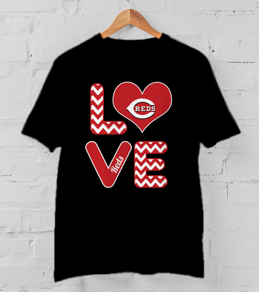 Love Cincinnati Reds Heart Logo Chevron Pattern Fans Baseball T-Shirt